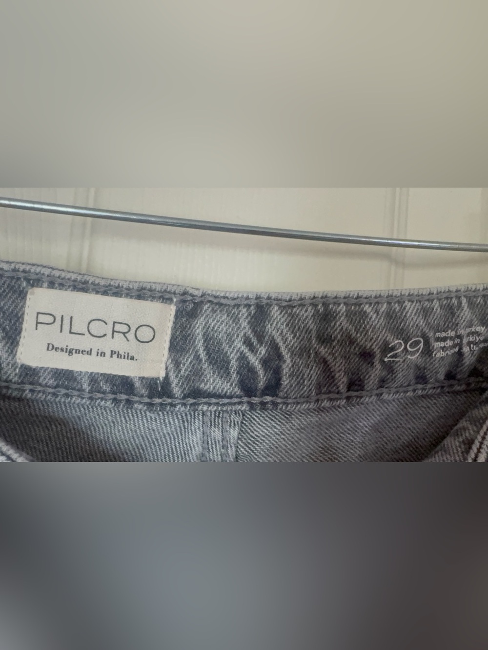 Pilcro Wide-Leg High Rise Jeans in Washed Gray- Size 29 - Picture 4 of 4